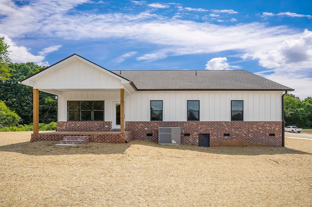 115 Friendship Dr