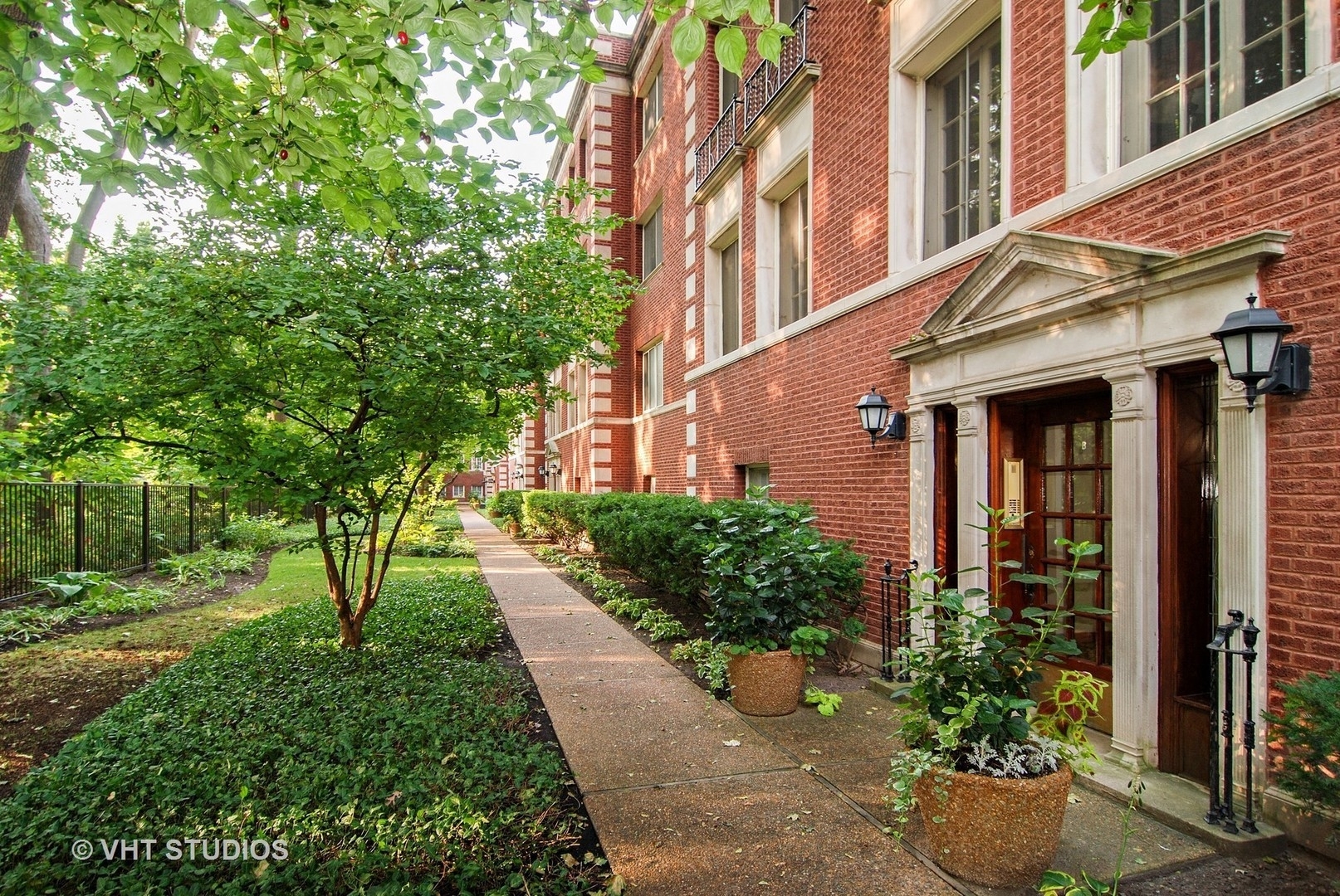 1033 Ontario Street Unit: 3BN