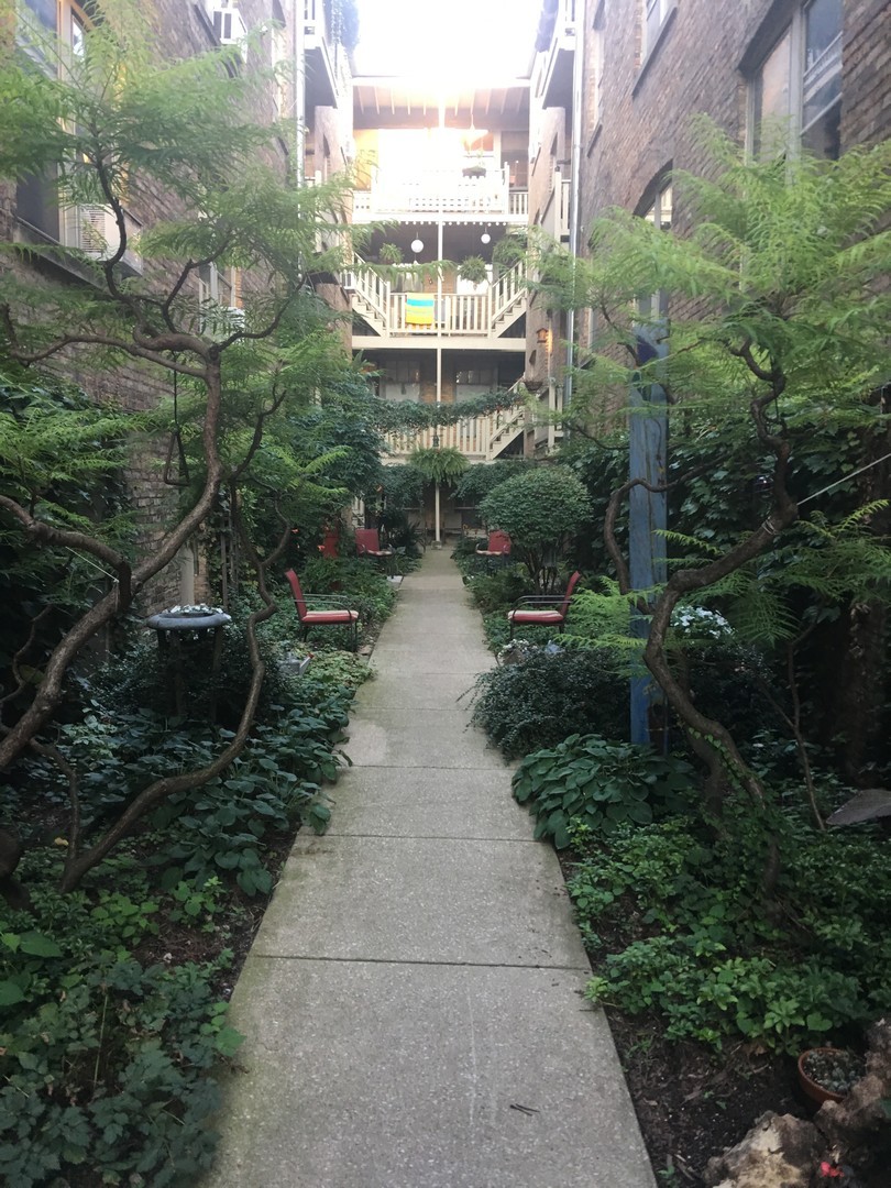 218 N Oak Park Avenue Unit: 1Y