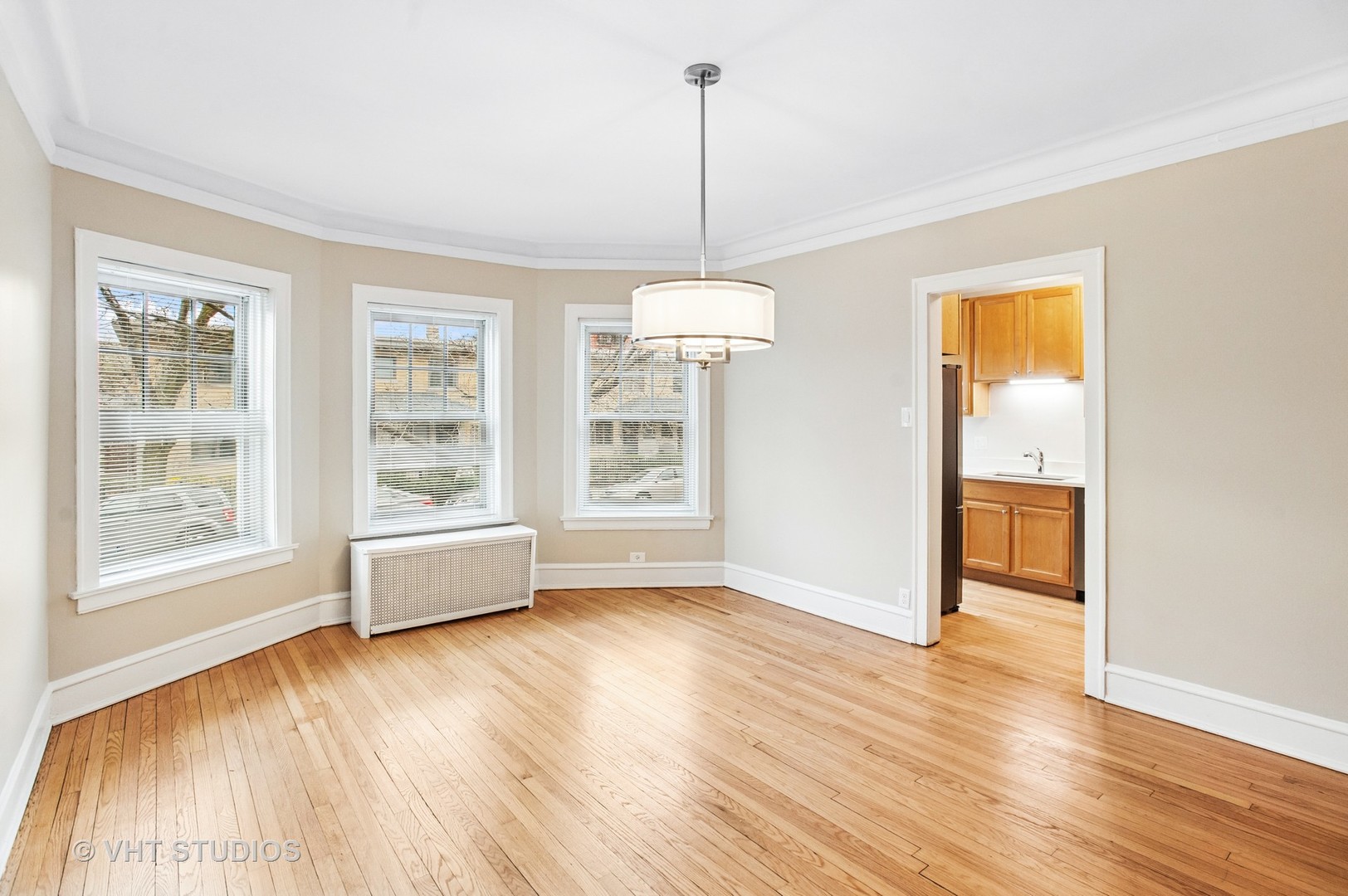 550 W Brompton Avenue Unit: 1S