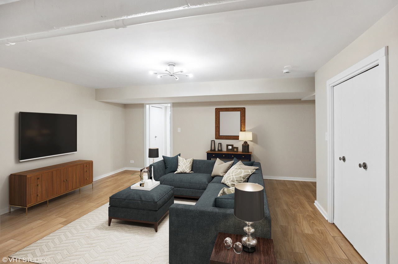 550 W Brompton Avenue Unit: 1S