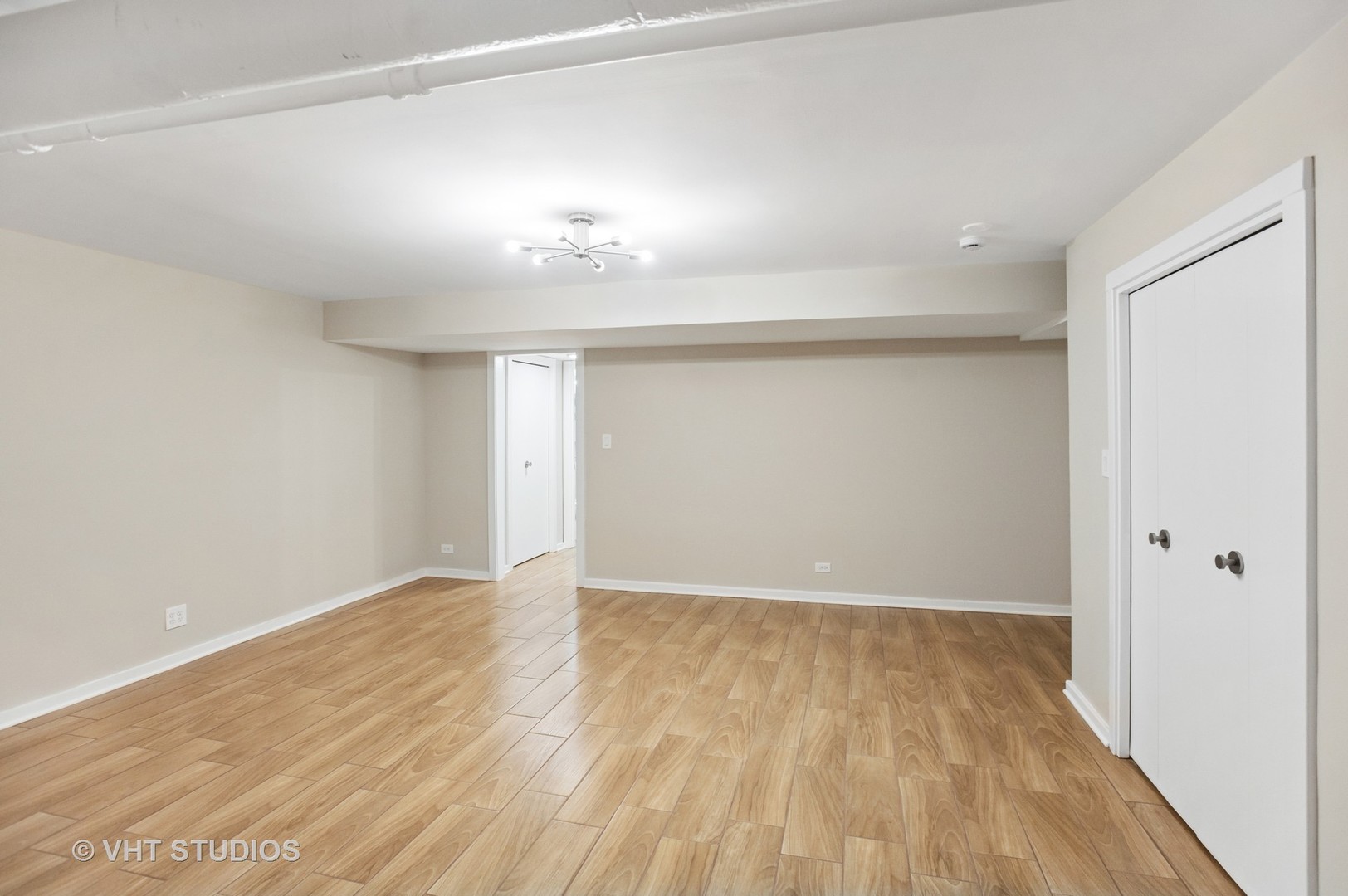 550 W Brompton Avenue Unit: 1S