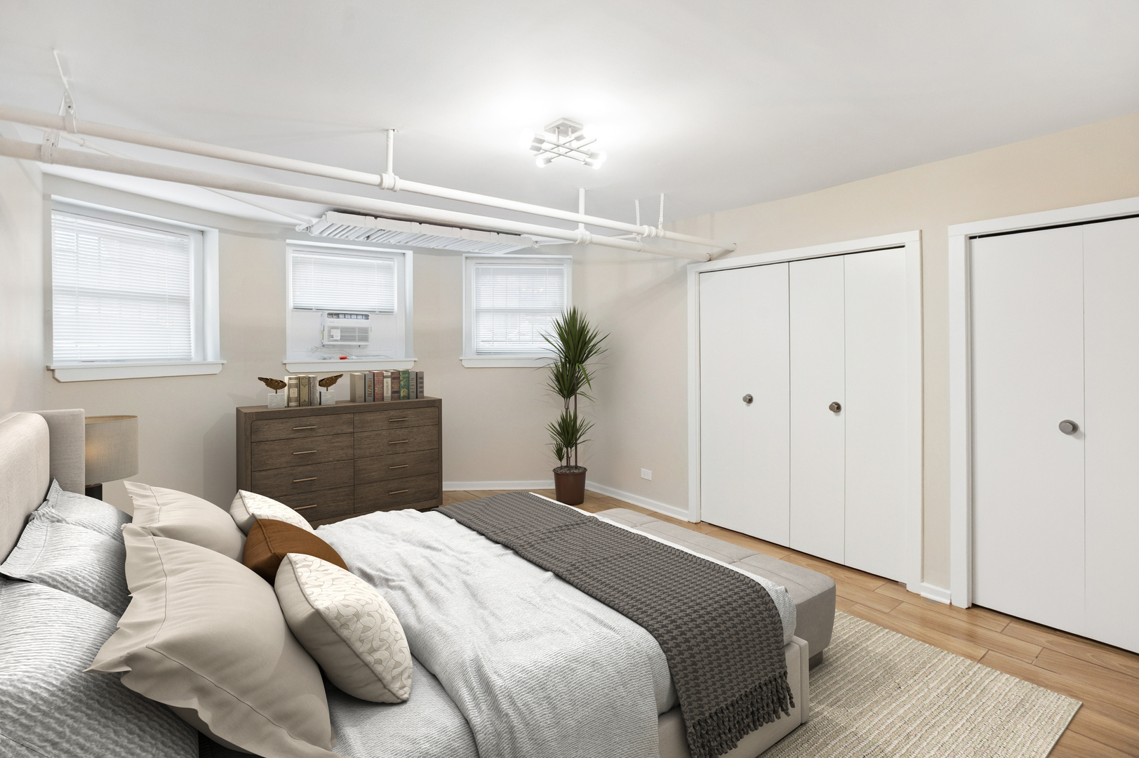 550 W Brompton Avenue Unit: 1S