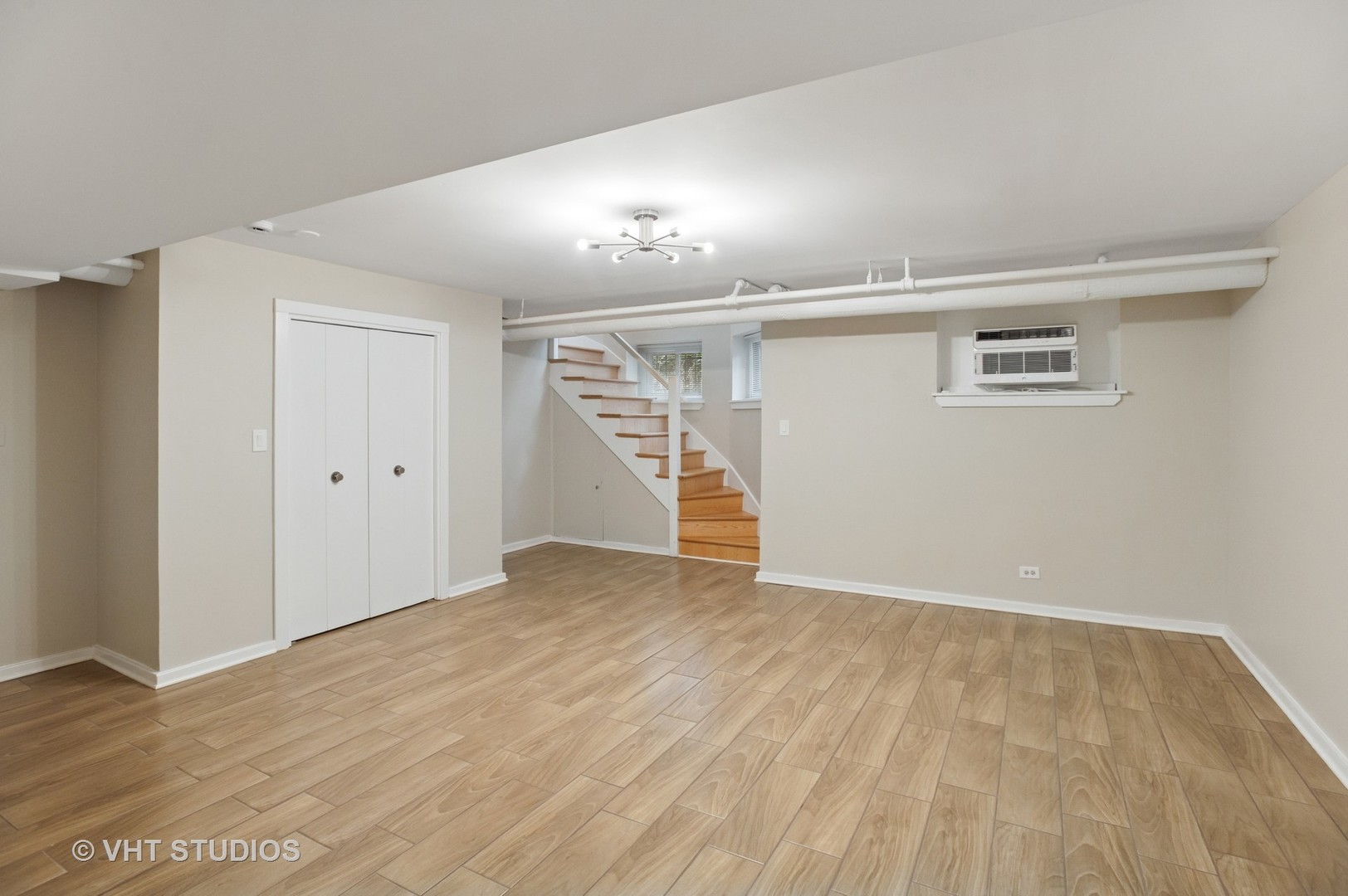 550 W Brompton Avenue Unit: 1S