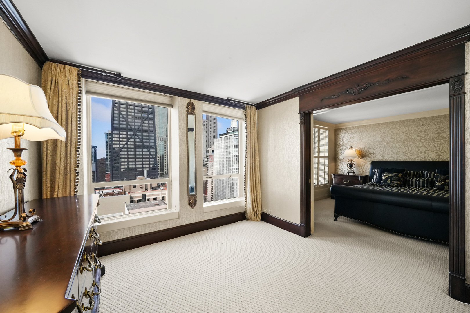 260 E CHESTNUT Street Unit: 3001