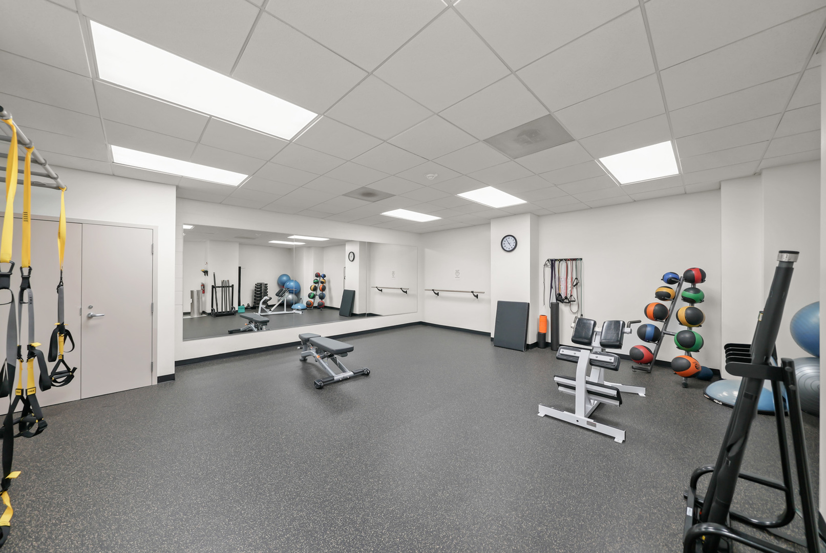 260 E CHESTNUT Street Unit: 3001