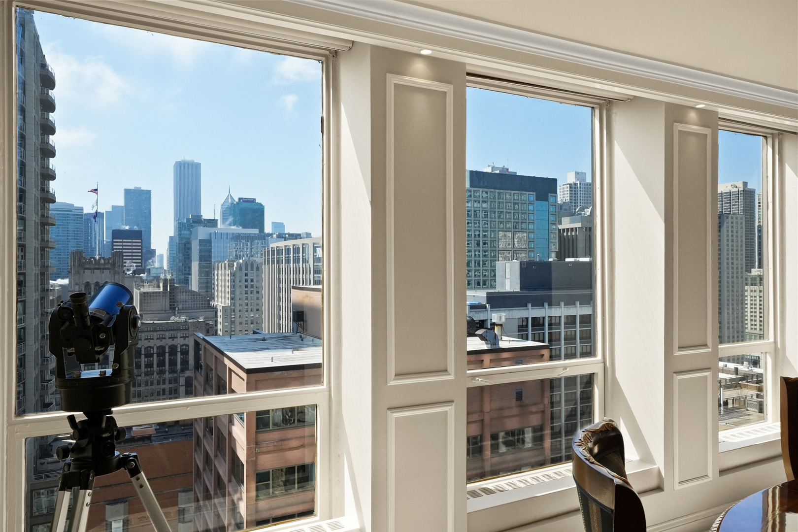 260 E CHESTNUT Street Unit: 3001