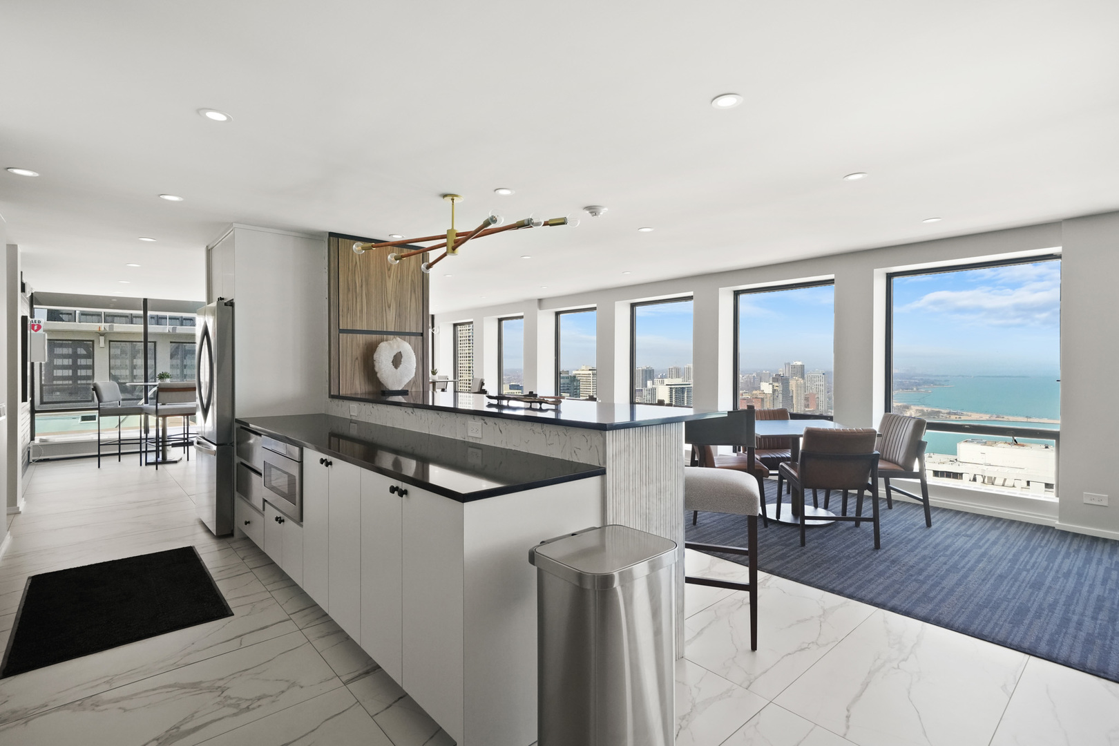 260 E CHESTNUT Street Unit: 3001