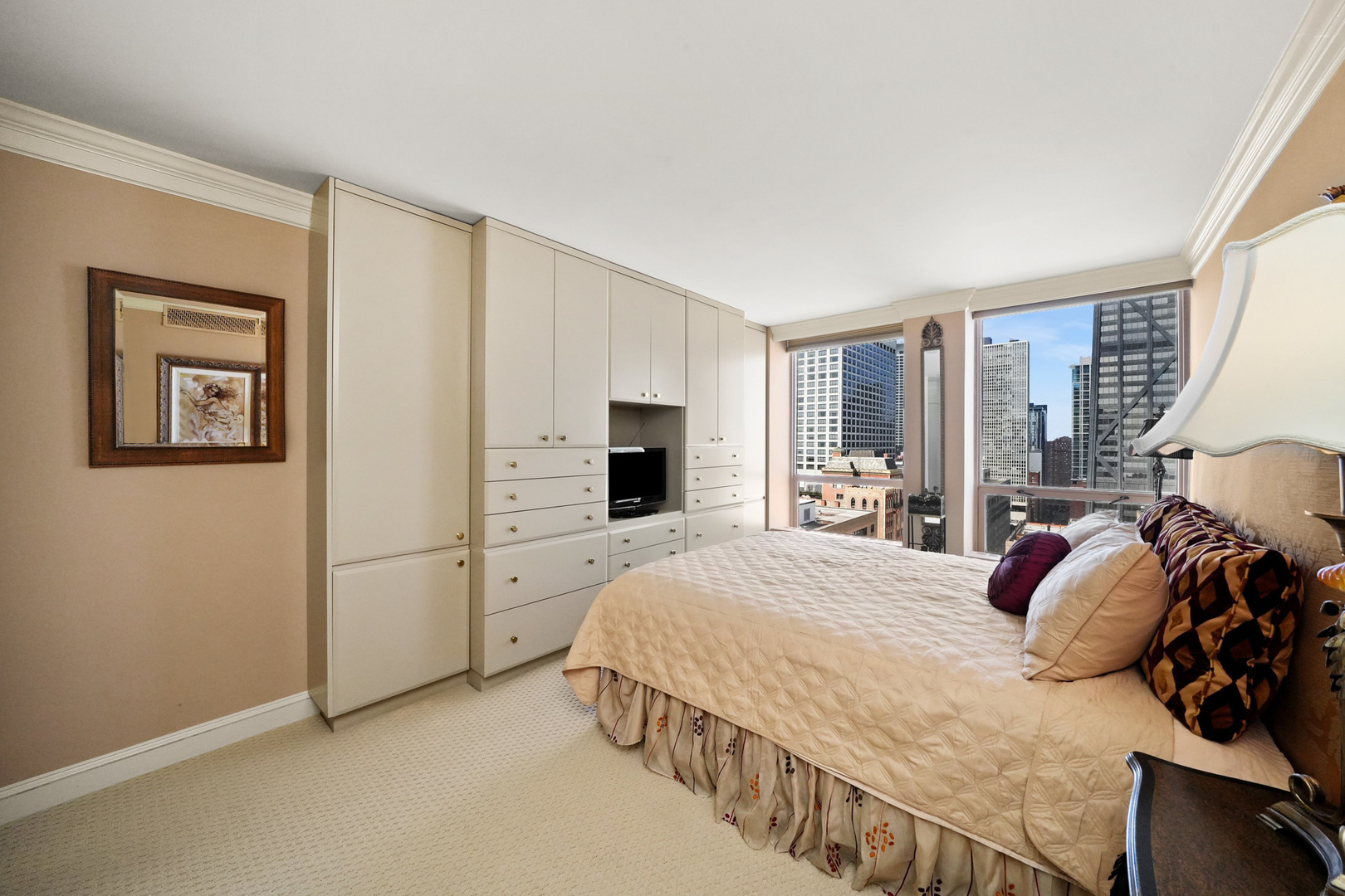 260 E CHESTNUT Street Unit: 3001