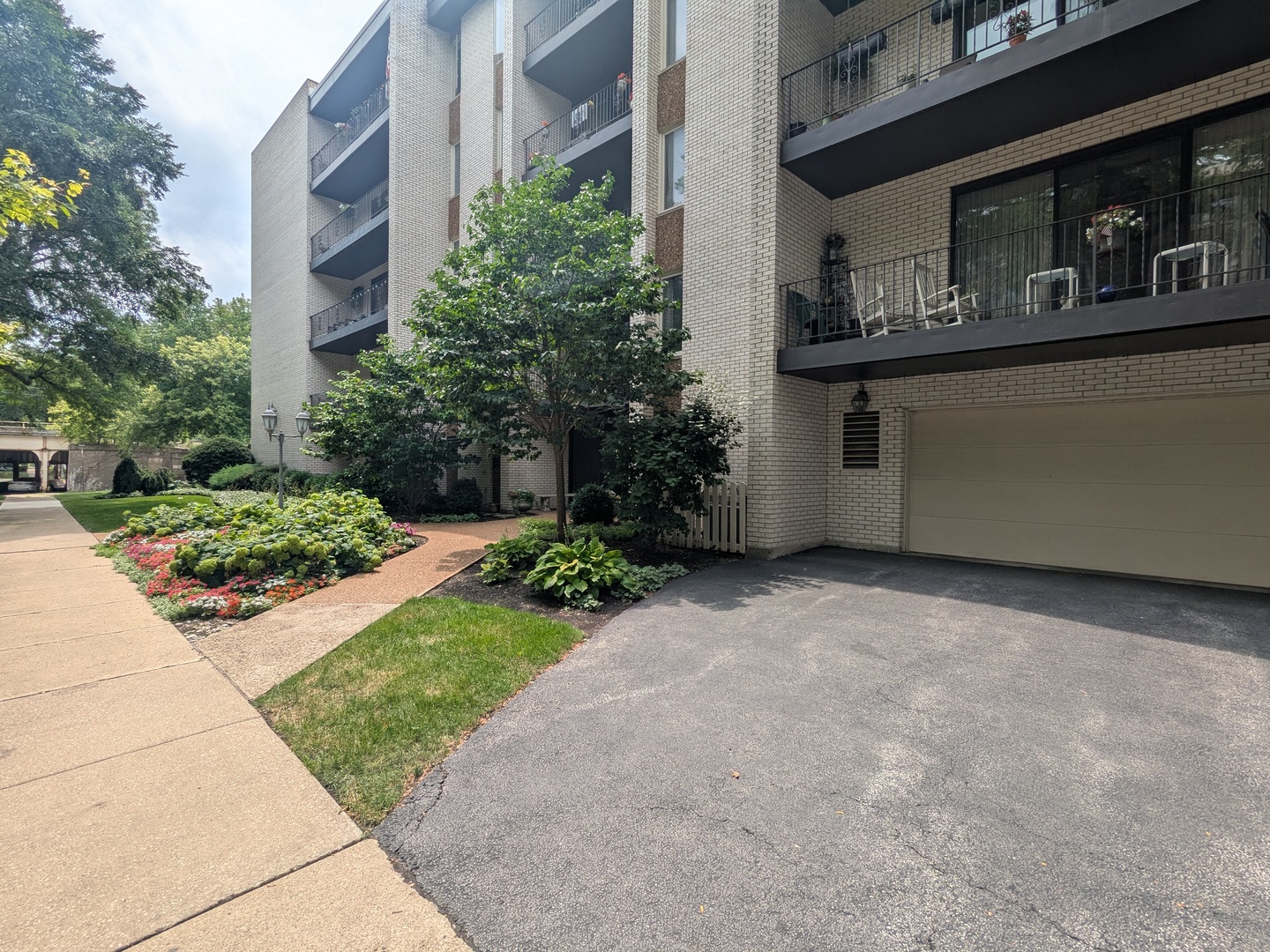 410 Ashland Avenue Unit: 1A