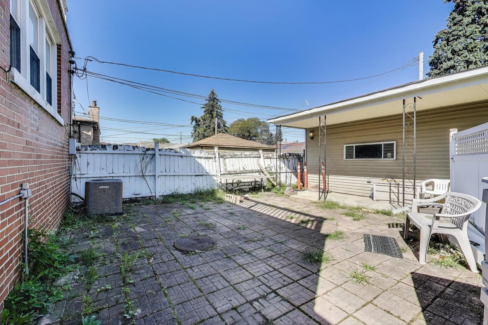 5636 W Augusta Boulevard