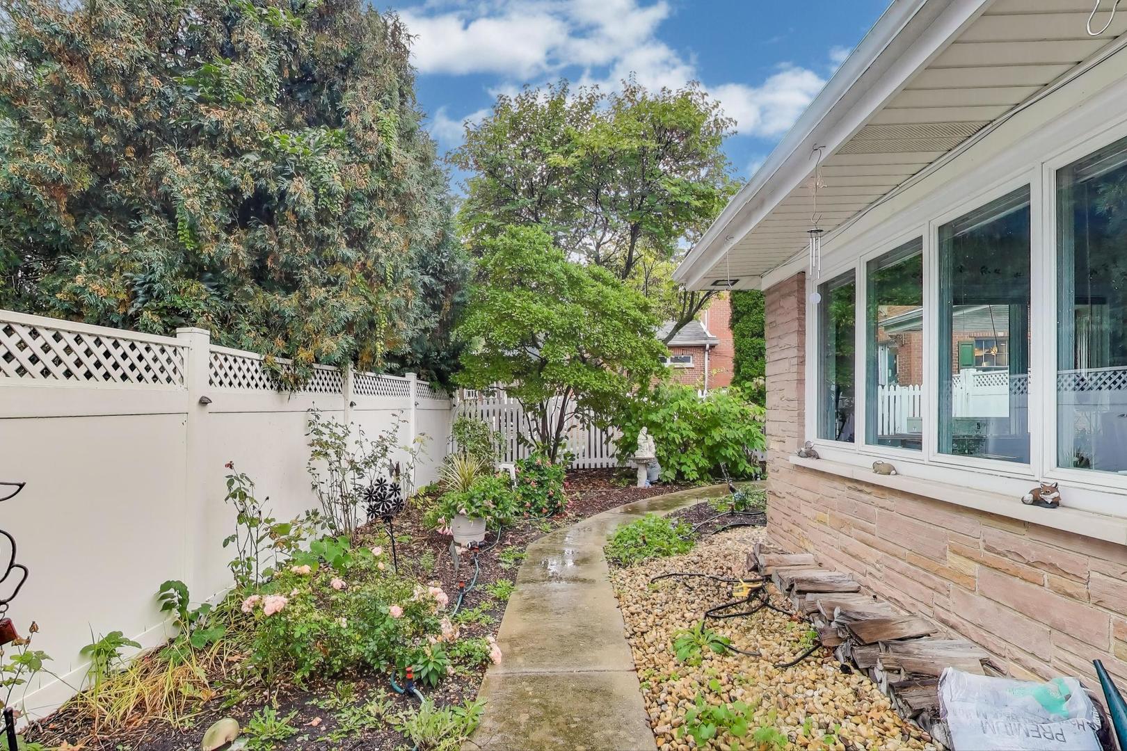 1845 N 78th Court