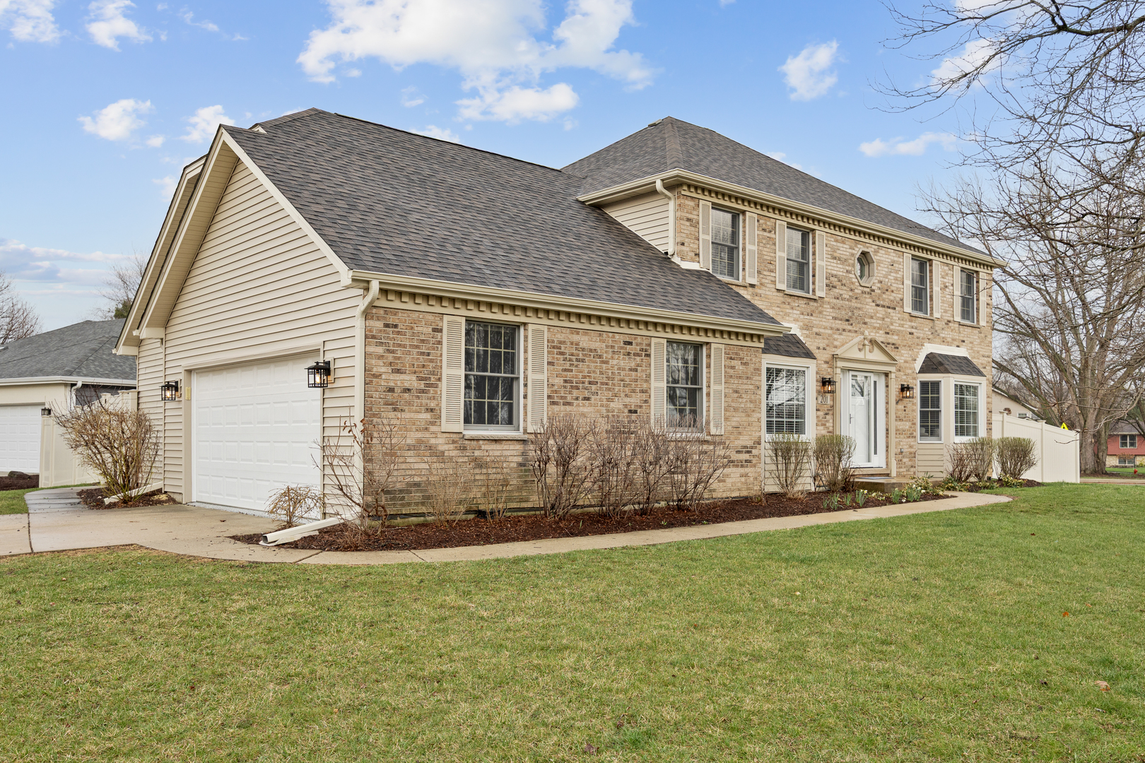 201 N Cambridge Drive