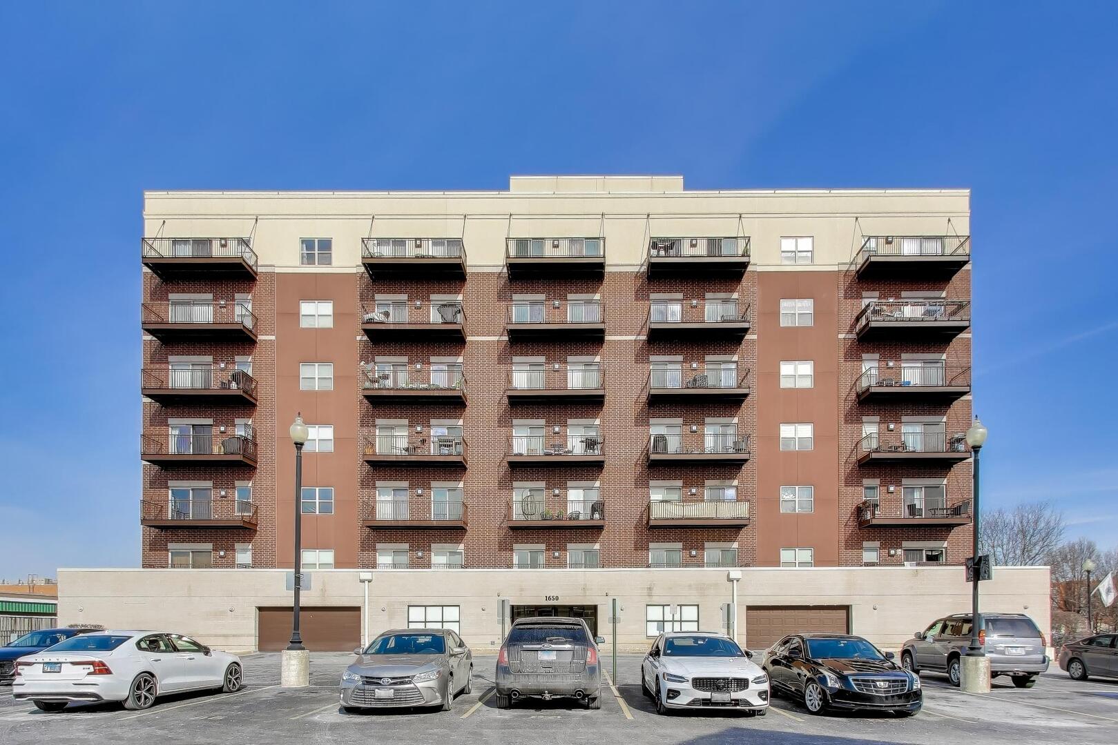 1650 Riverwoods Drive Unit: 706