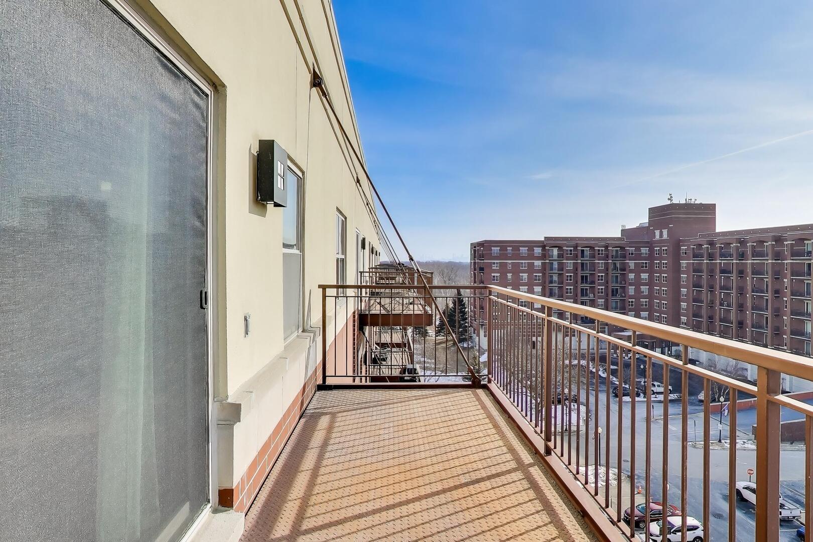 1650 Riverwoods Drive Unit: 706