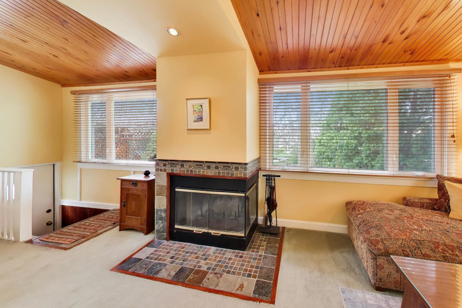 1812 N Nordica Avenue