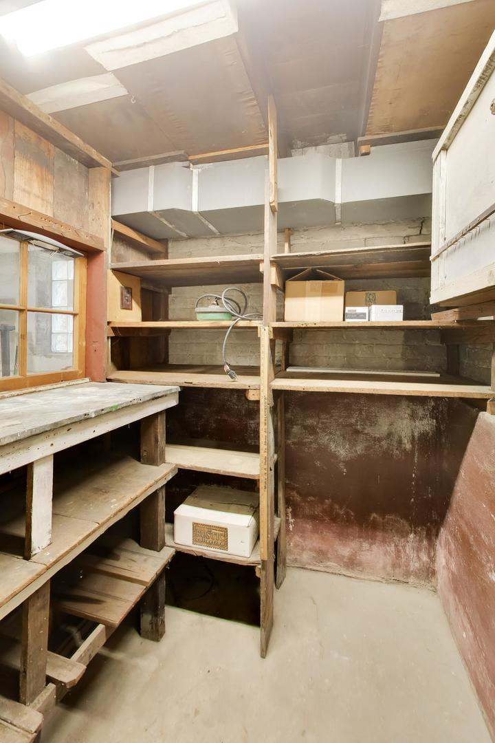 1812 N Nordica Avenue