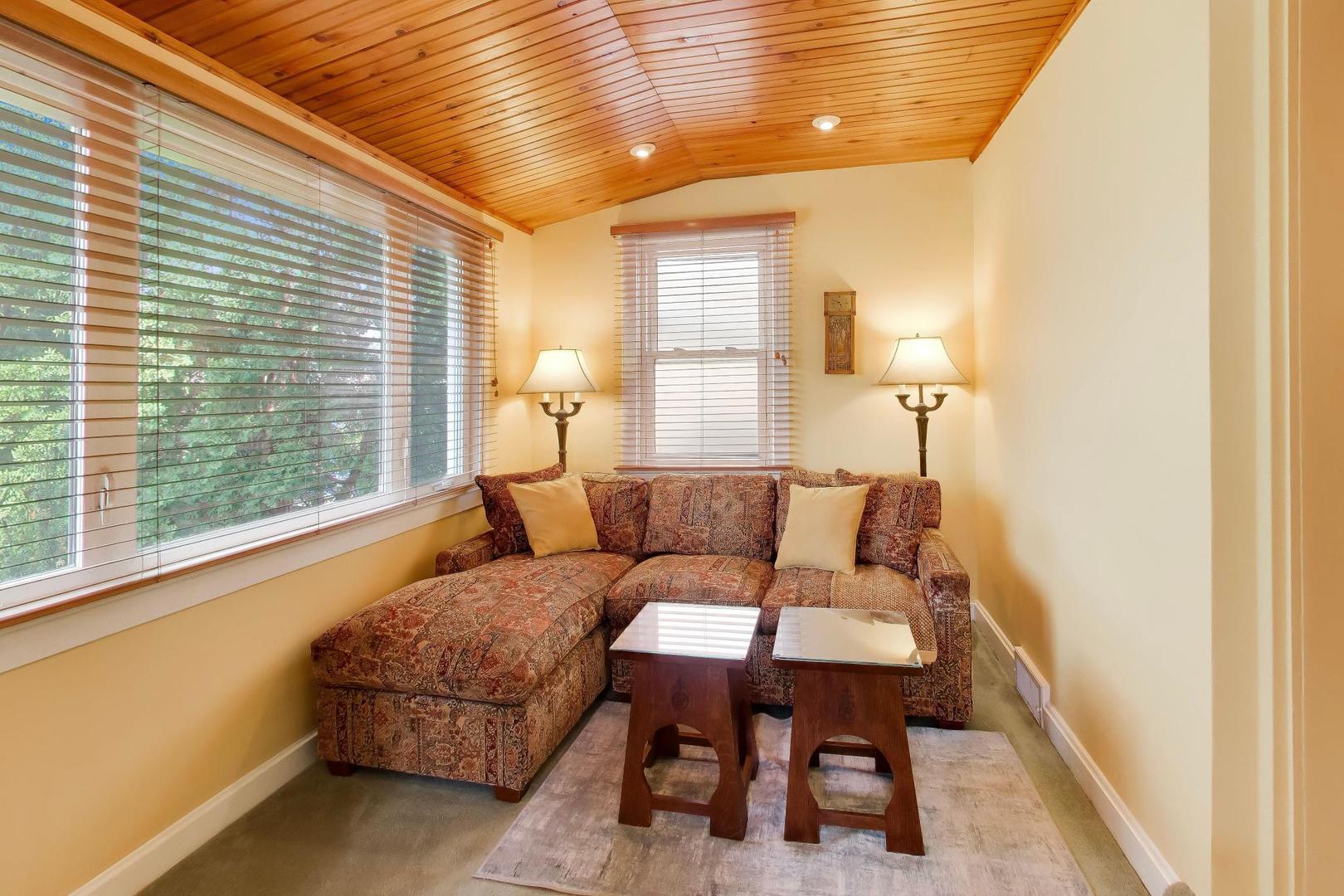 1812 N Nordica Avenue