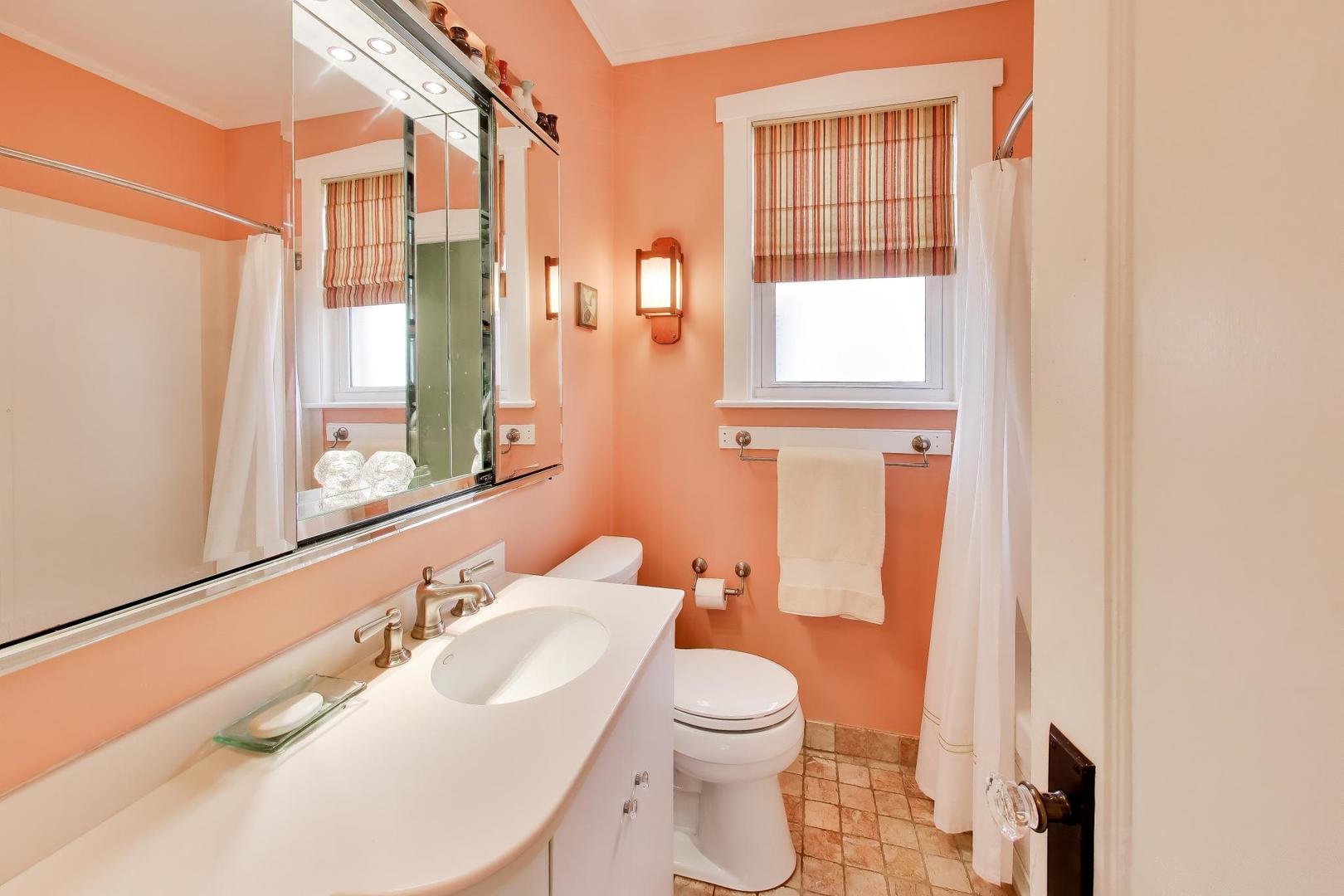 1812 N Nordica Avenue