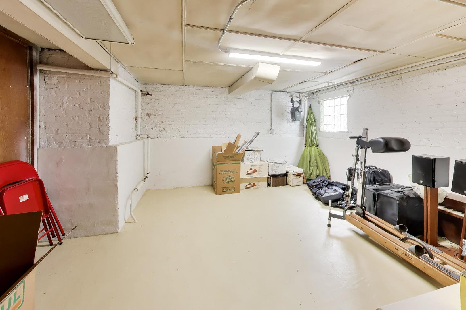 1812 N Nordica Avenue