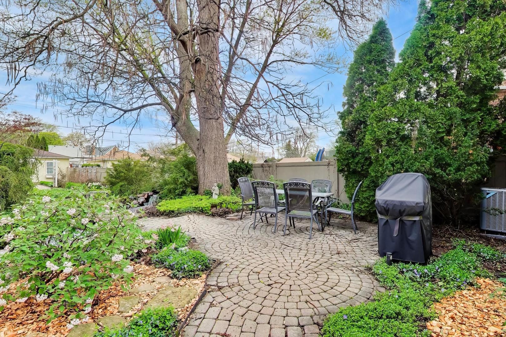 1812 N Nordica Avenue