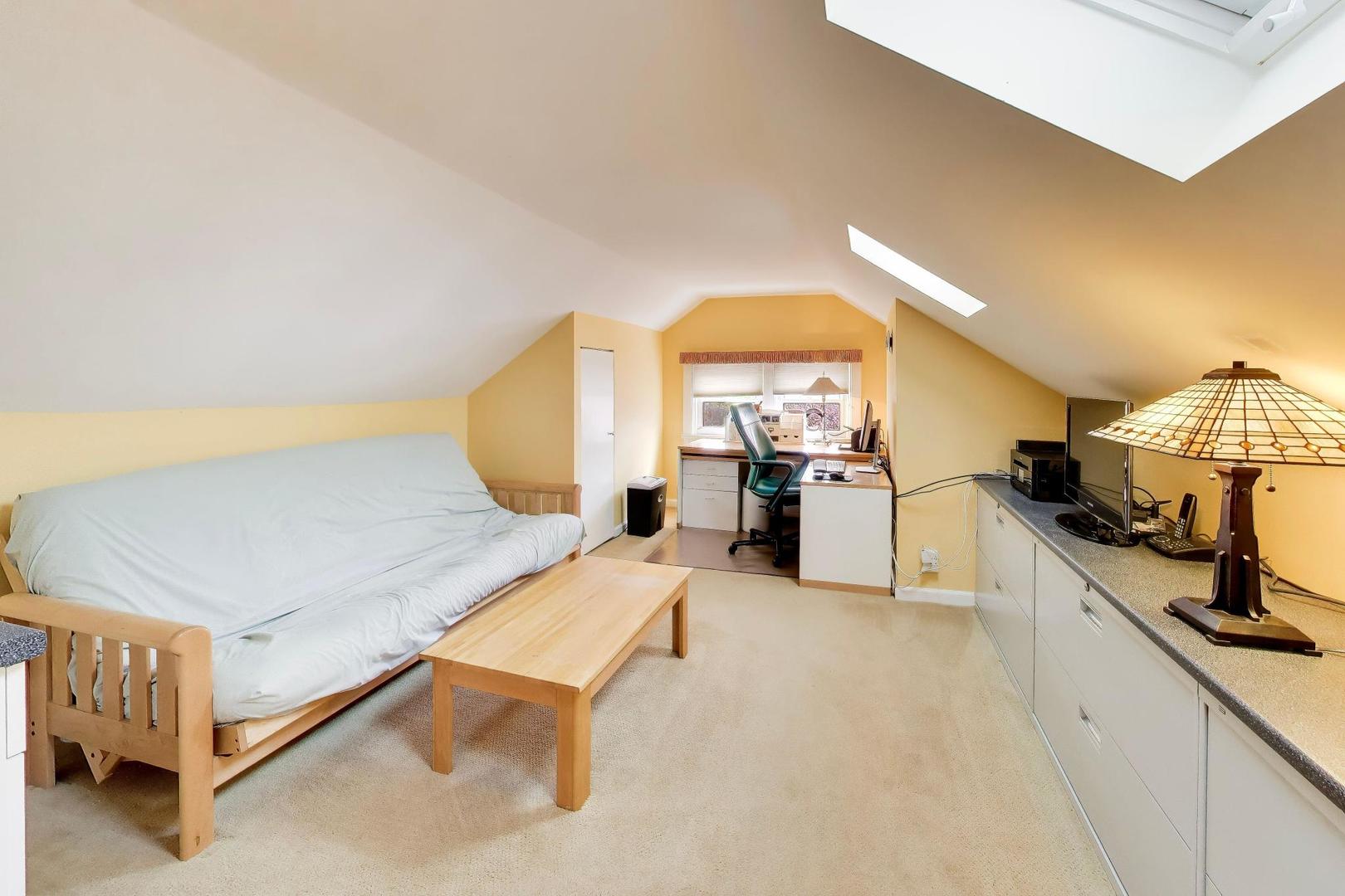 1812 N Nordica Avenue