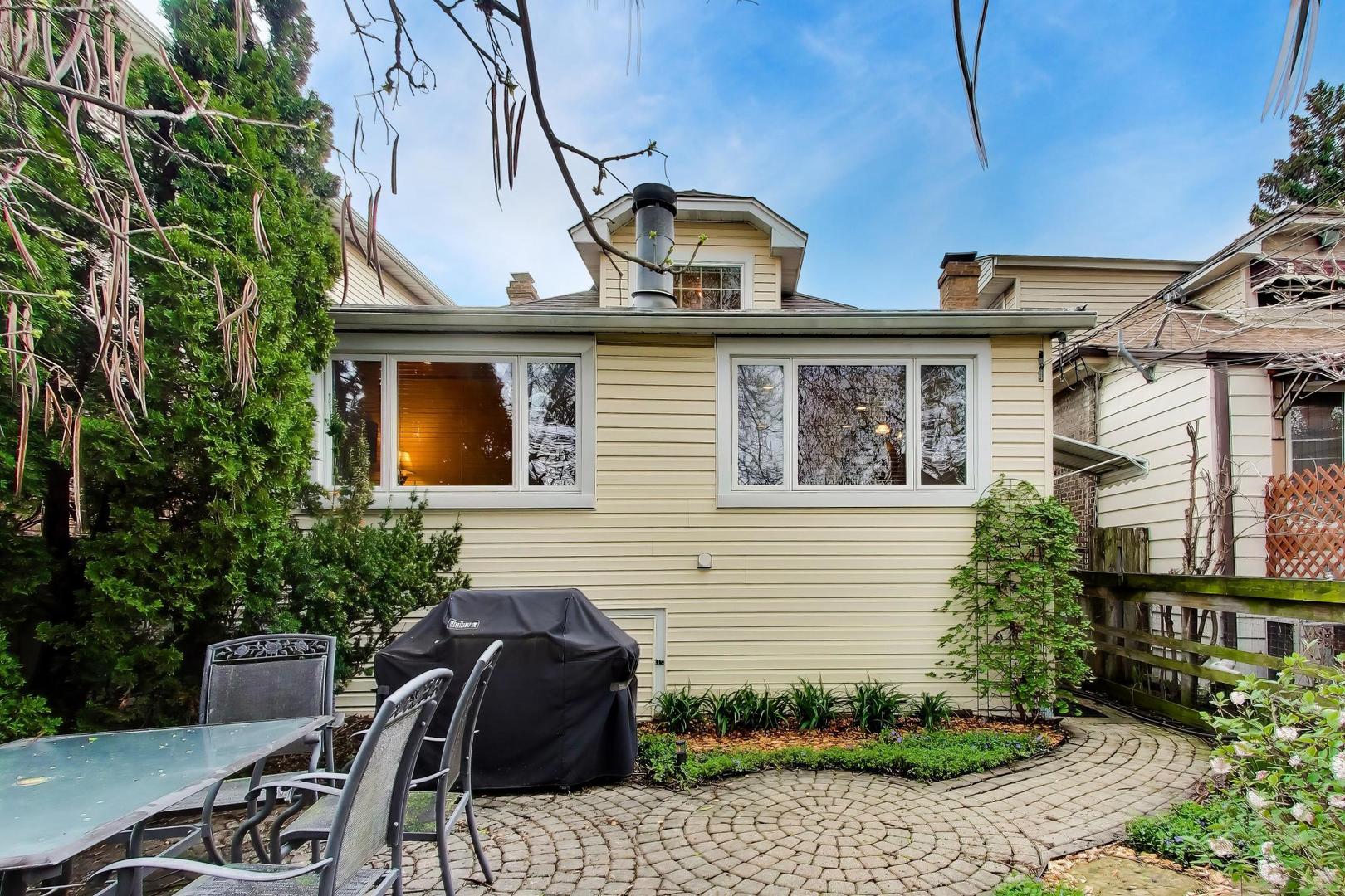 1812 N Nordica Avenue