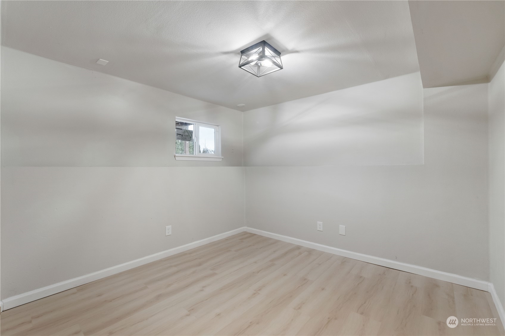 10521 234th Street E
