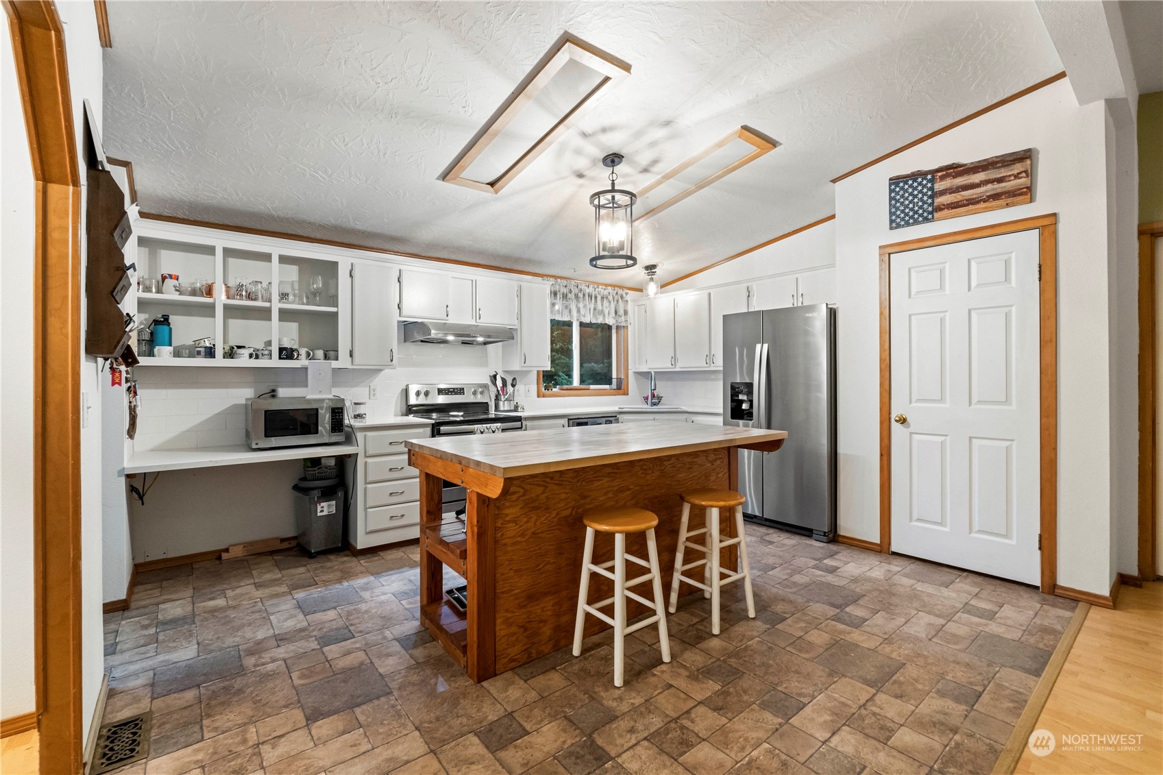 18711 220th Avenue E