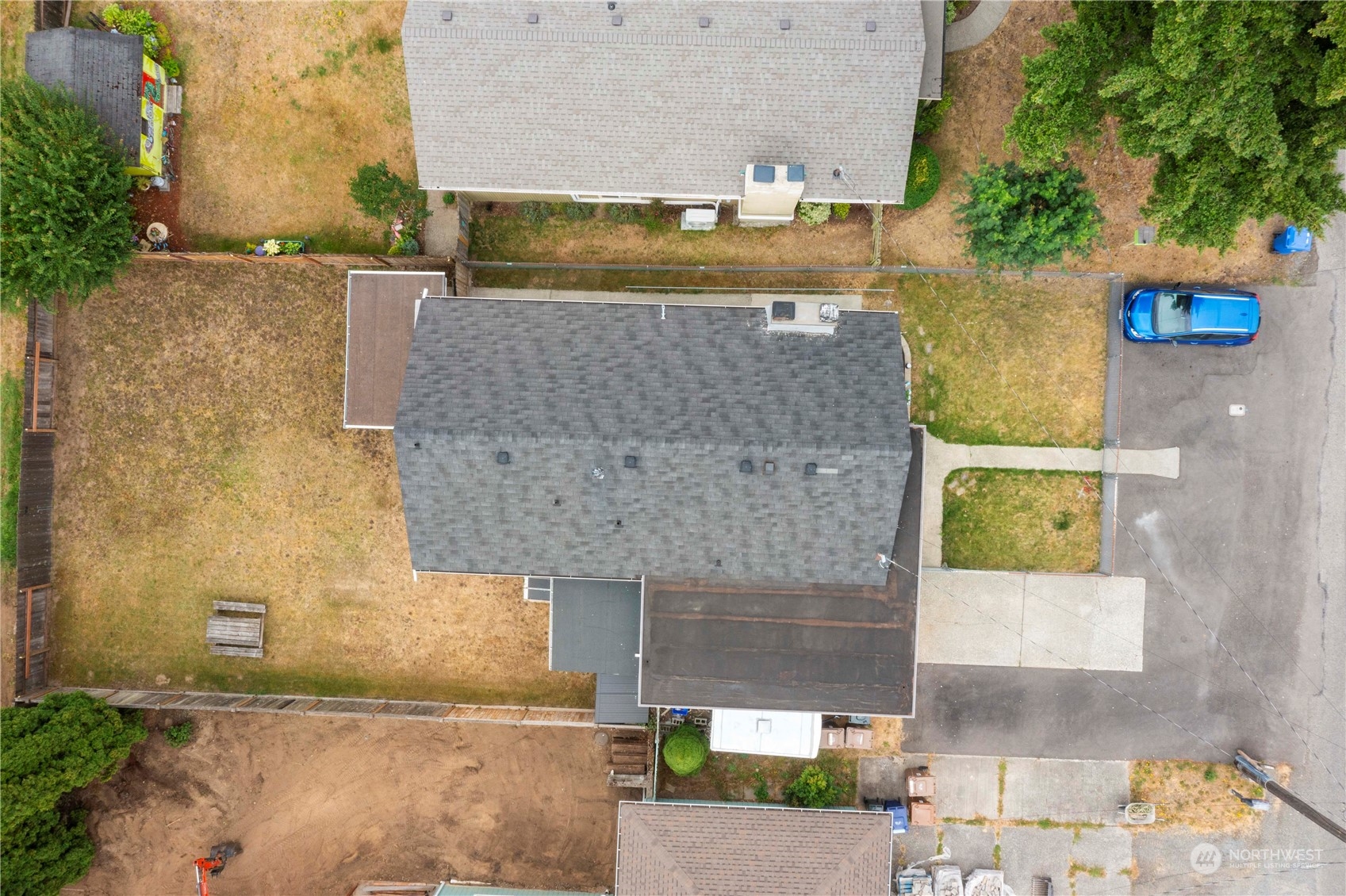 7218 E E St