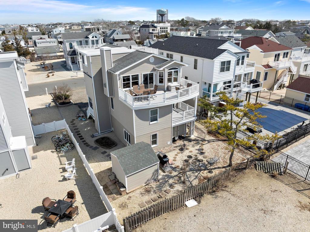 272 N 9TH STREET