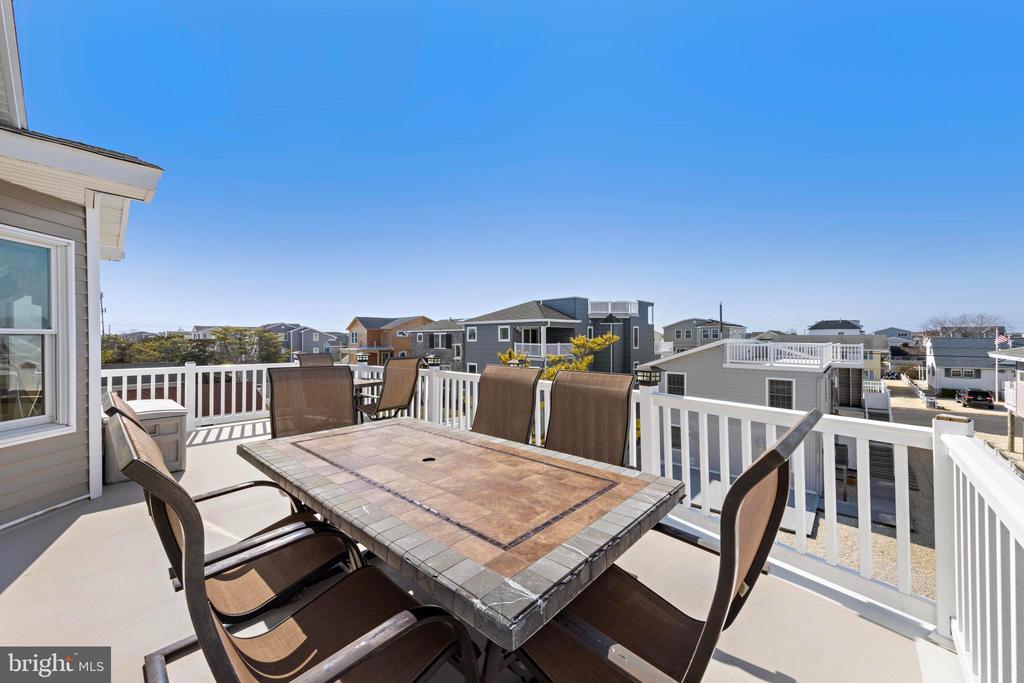 272 N 9TH STREET