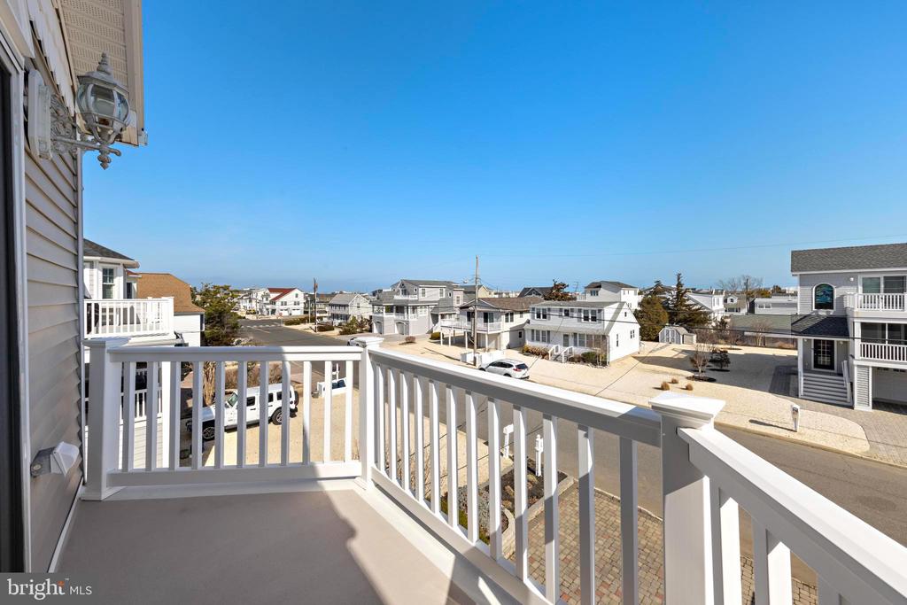 272 N 9TH STREET