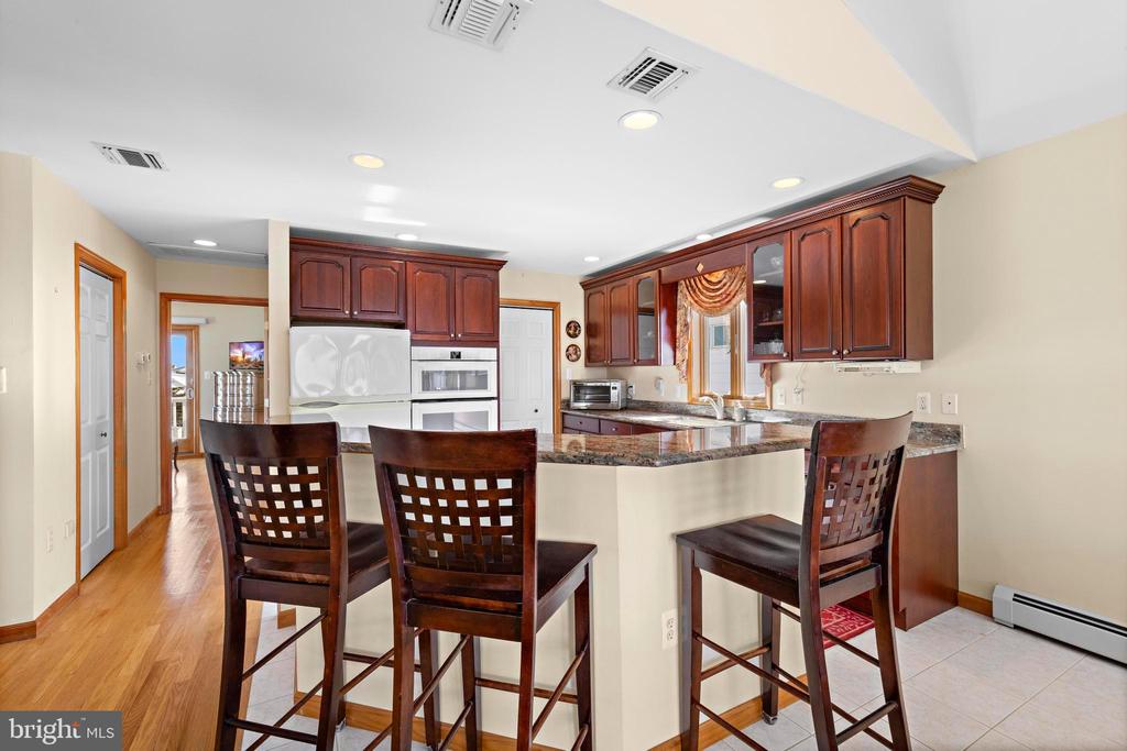 272 N 9TH STREET
