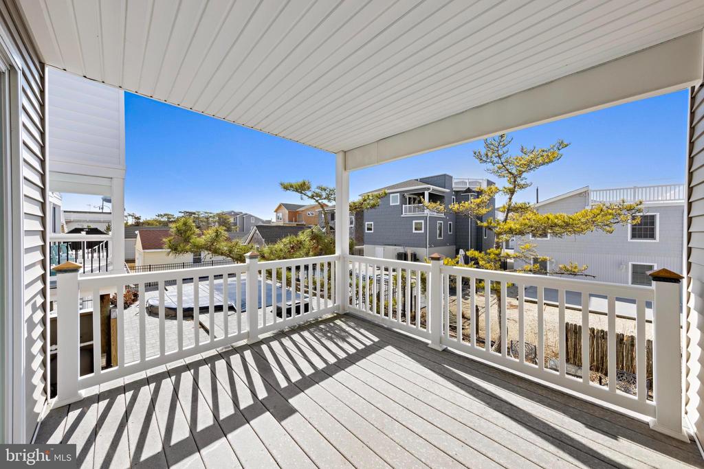 272 N 9TH STREET