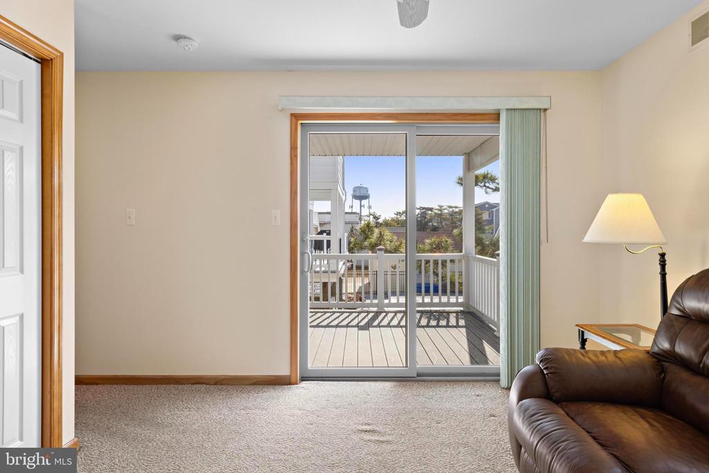 272 N 9TH STREET