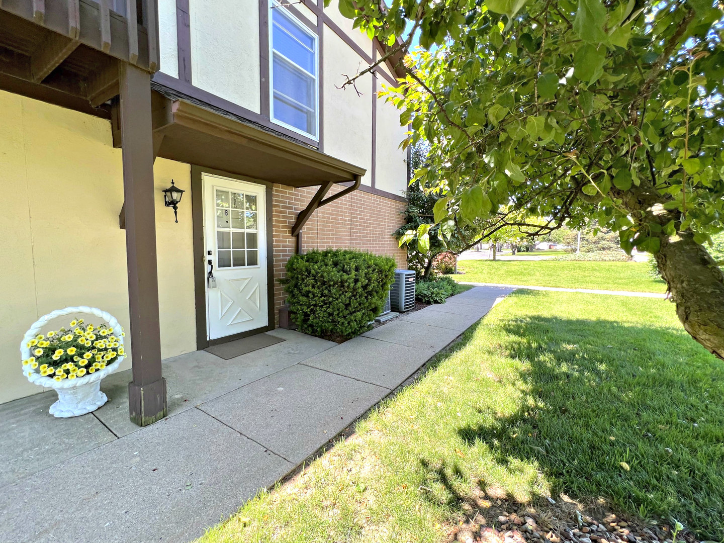 404 Saint Johns Road Unit: B