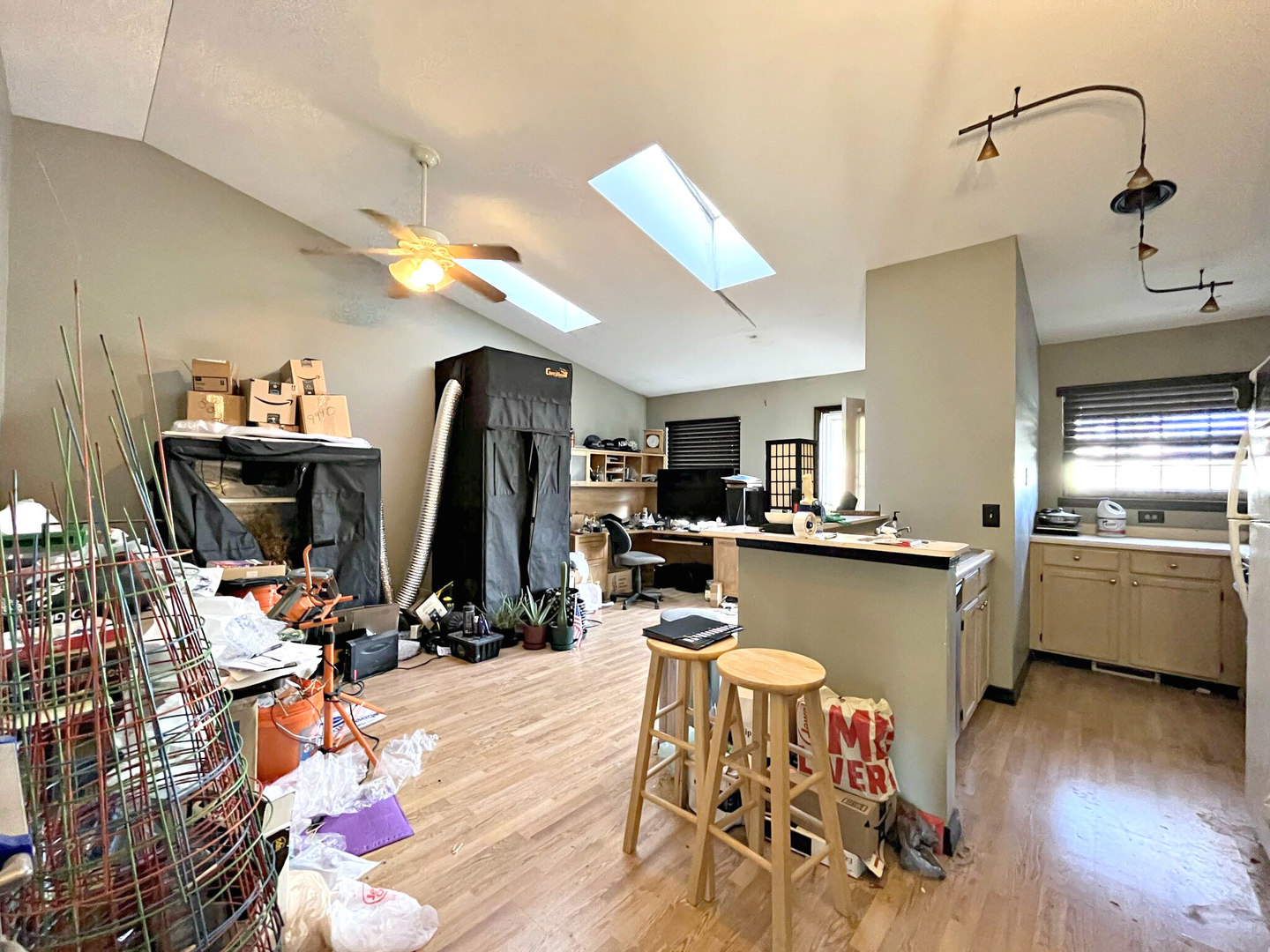 323 NEWBURY Drive Unit: 323