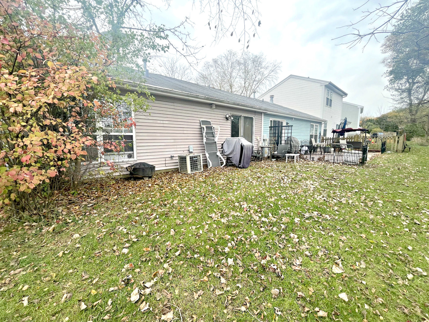 323 NEWBURY Drive Unit: 323