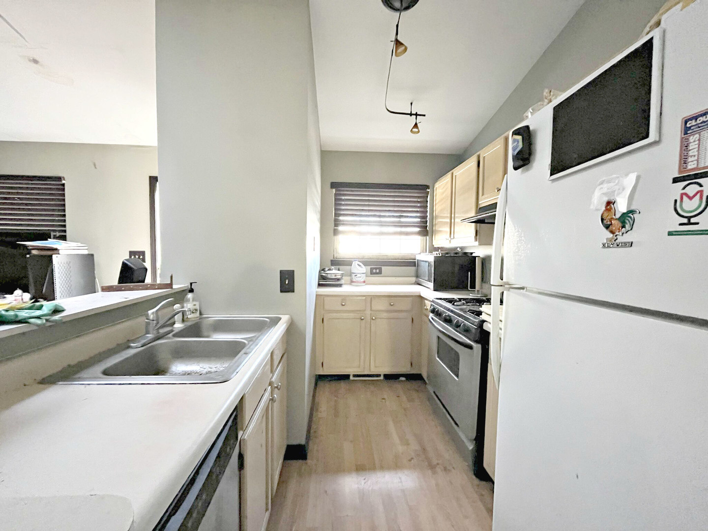 323 NEWBURY Drive Unit: 323