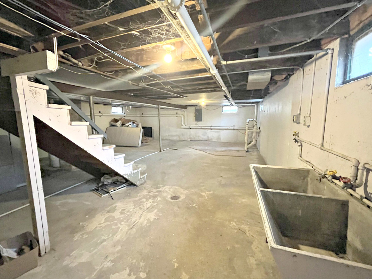 1027 Wheeler Street E