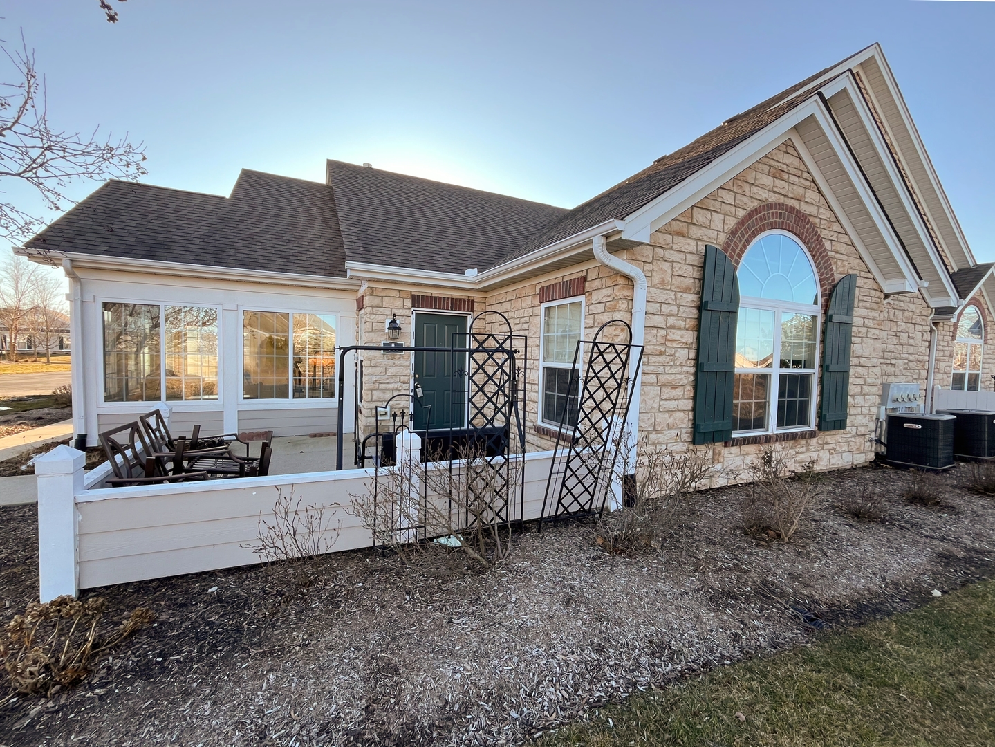 641 SCHUMANN Street Unit: 25C