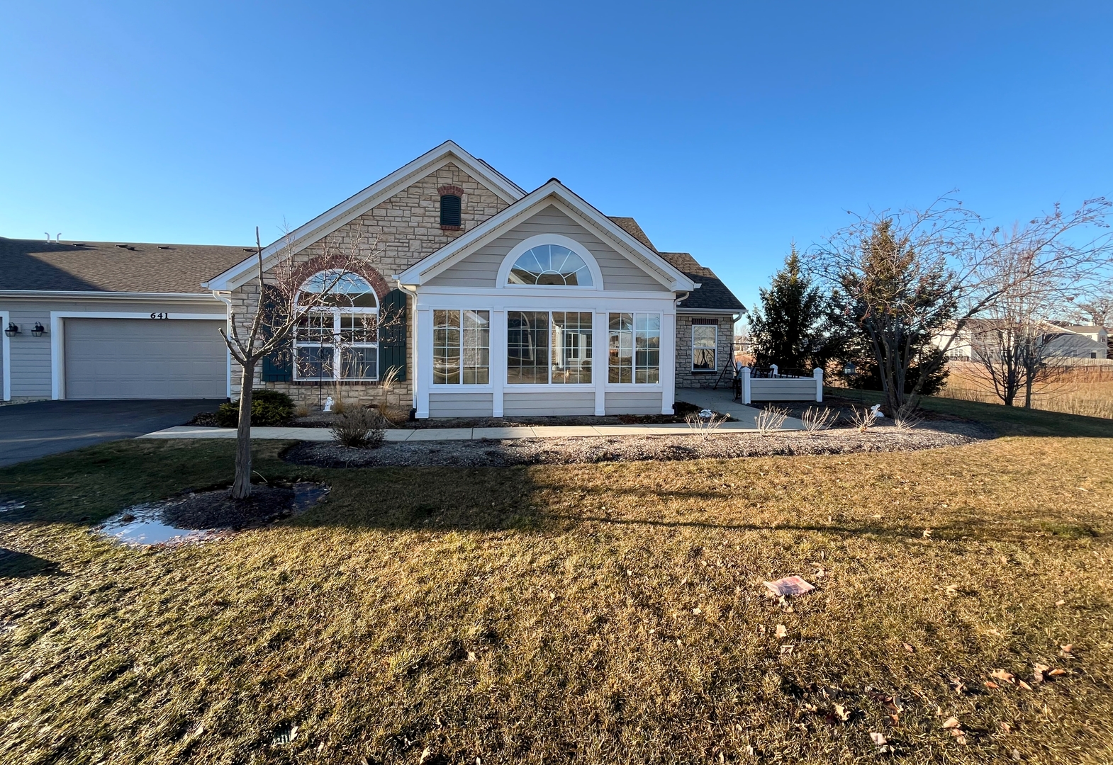 641 SCHUMANN Street Unit: 25C