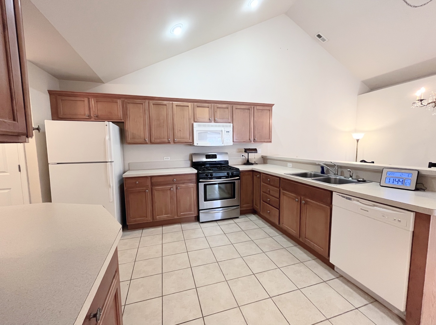 641 SCHUMANN Street Unit: 25C