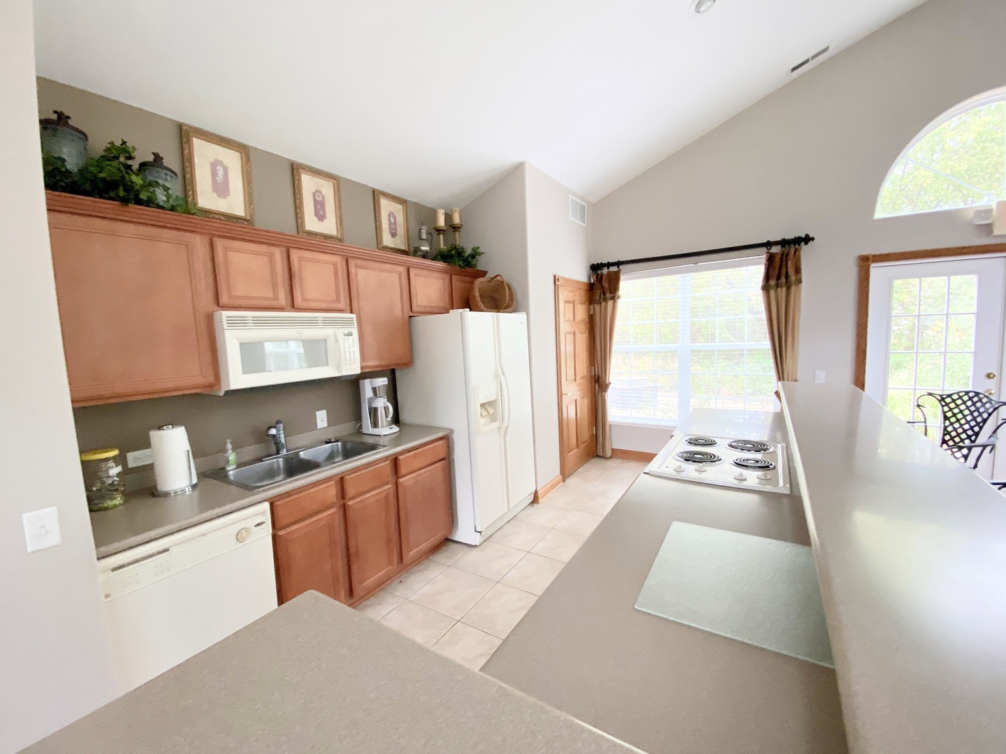 641 SCHUMANN Street Unit: 25C