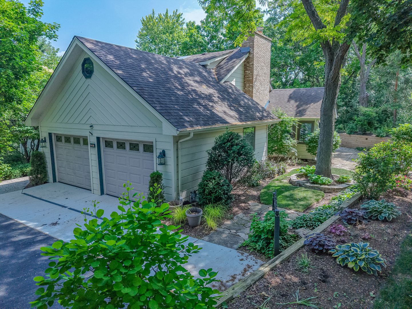 14216 Oakview Court