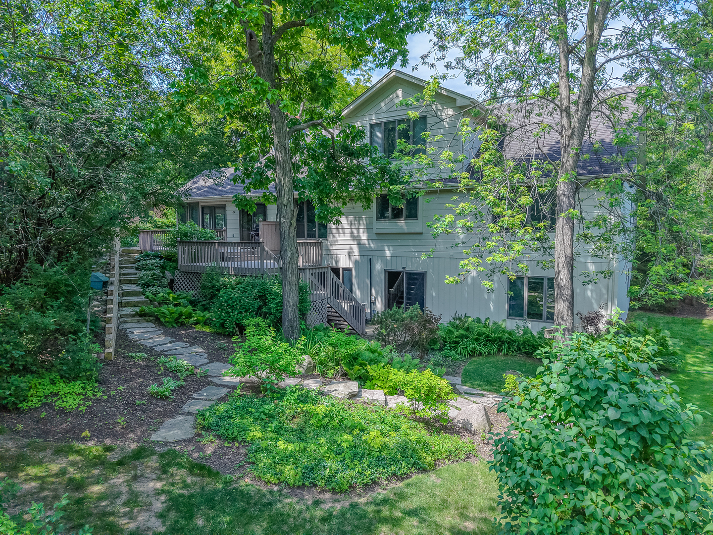 14216 Oakview Court