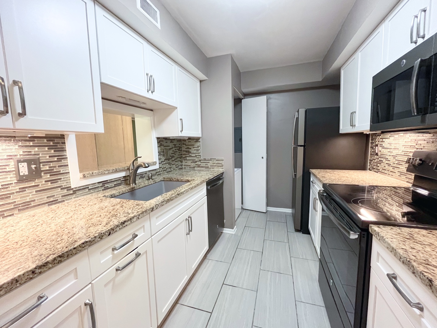 720 Saint Andrews Lane Unit: 16