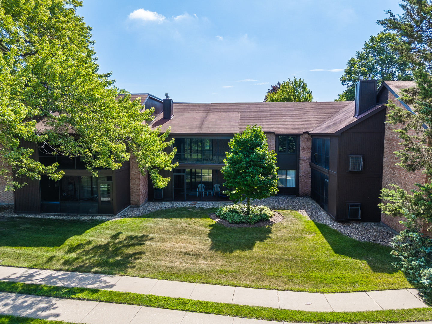 720 Saint Andrews Lane Unit: 16