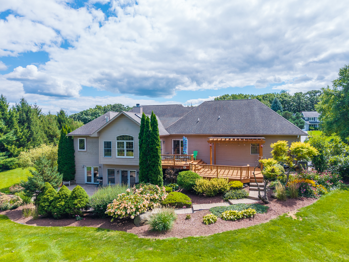 9206 Pine Needle Pass